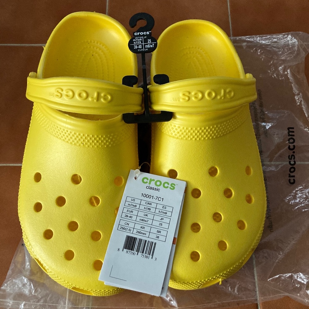 CROCS